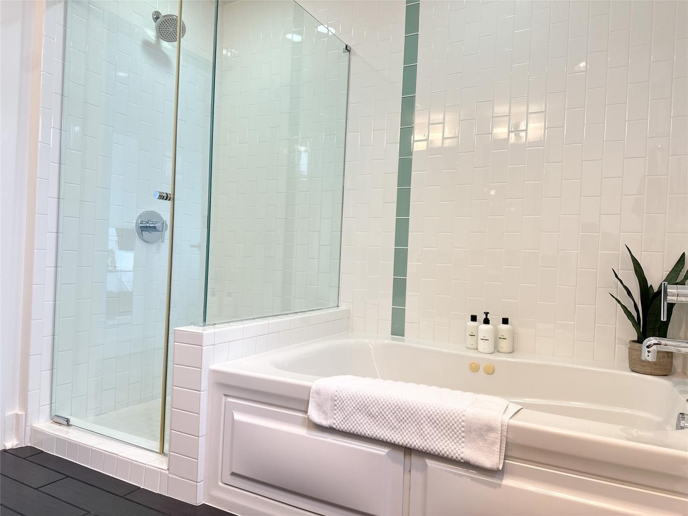 Austin, Travis, 78701, United States, 2 Bedrooms Bedrooms, ,2 BathroomsBathrooms,Residential,For Sale,2049899