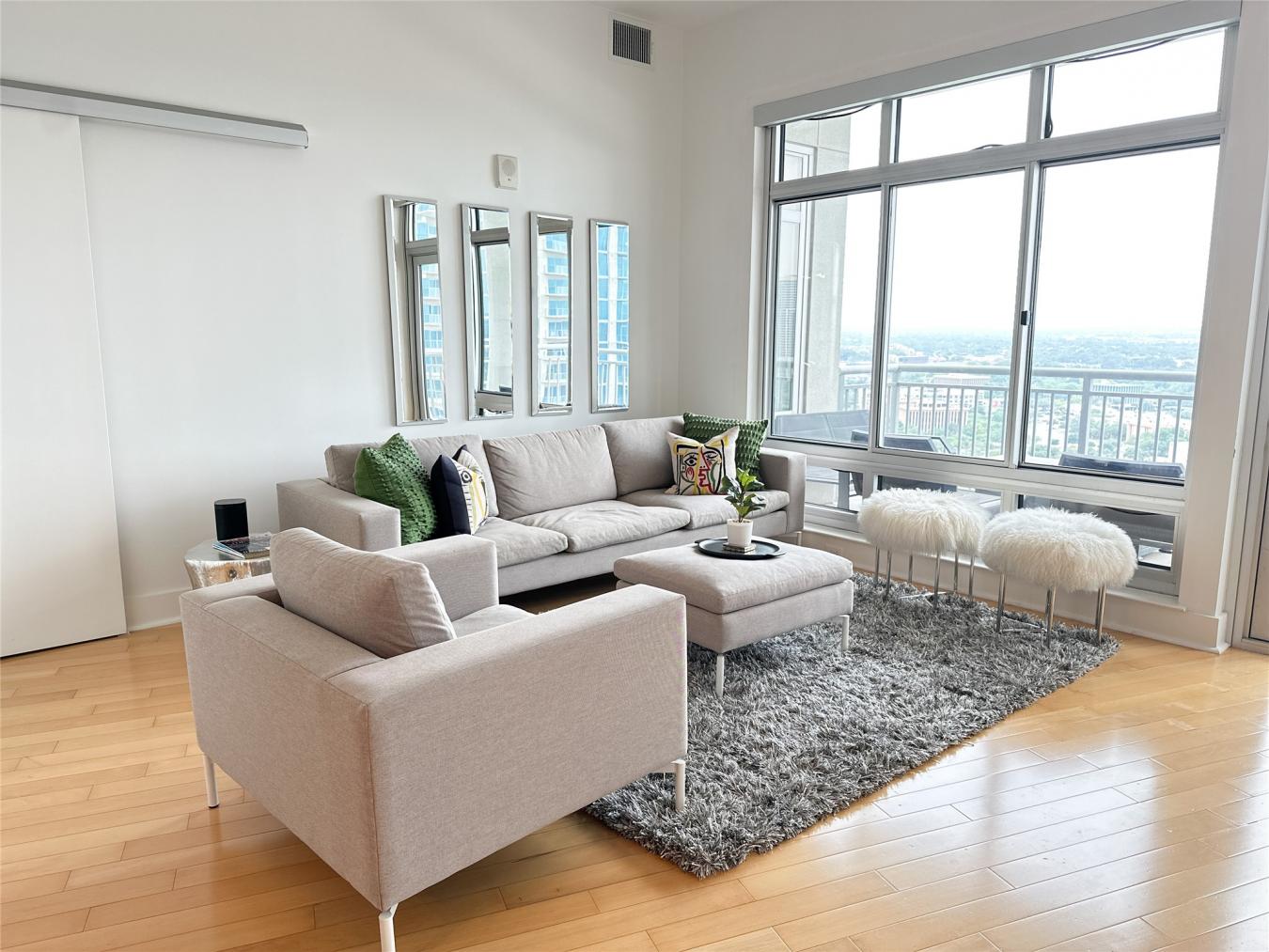 Austin, Travis, 78701, United States, 2 Bedrooms Bedrooms, ,2 BathroomsBathrooms,Residential,For Sale,2049899