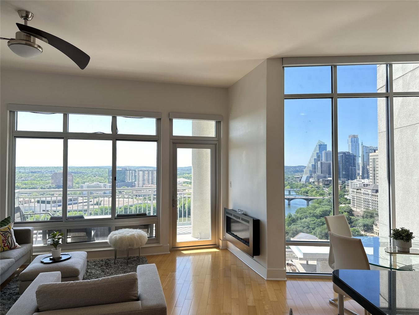 Austin, Travis, 78701, United States, 2 Bedrooms Bedrooms, ,2 BathroomsBathrooms,Residential,For Sale,2049899