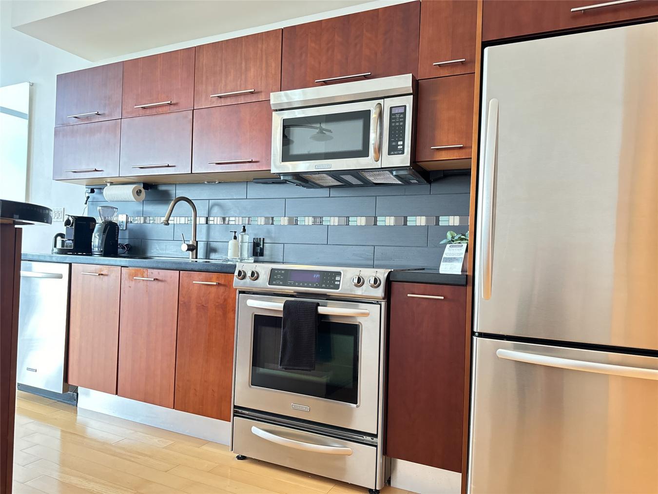 Austin, Travis, 78701, United States, 2 Bedrooms Bedrooms, ,2 BathroomsBathrooms,Residential,For Sale,2049899