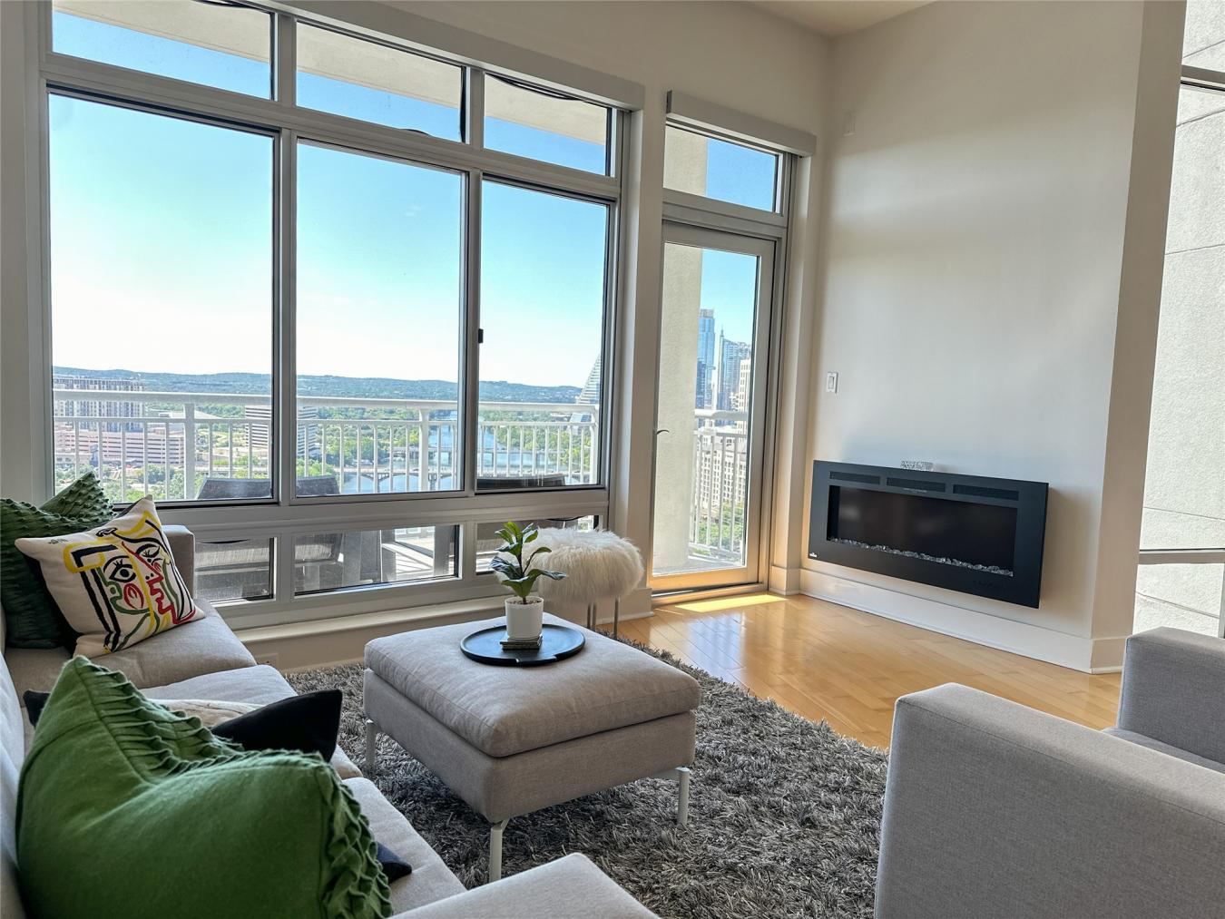 Austin, Travis, 78701, United States, 2 Bedrooms Bedrooms, ,2 BathroomsBathrooms,Residential,For Sale,2049899