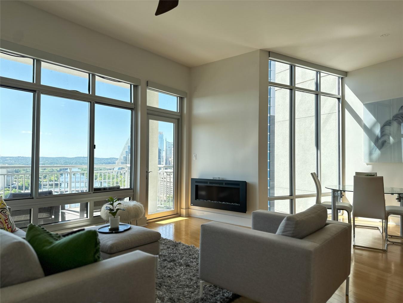 Austin, Travis, 78701, United States, 2 Bedrooms Bedrooms, ,2 BathroomsBathrooms,Residential,For Sale,2049899