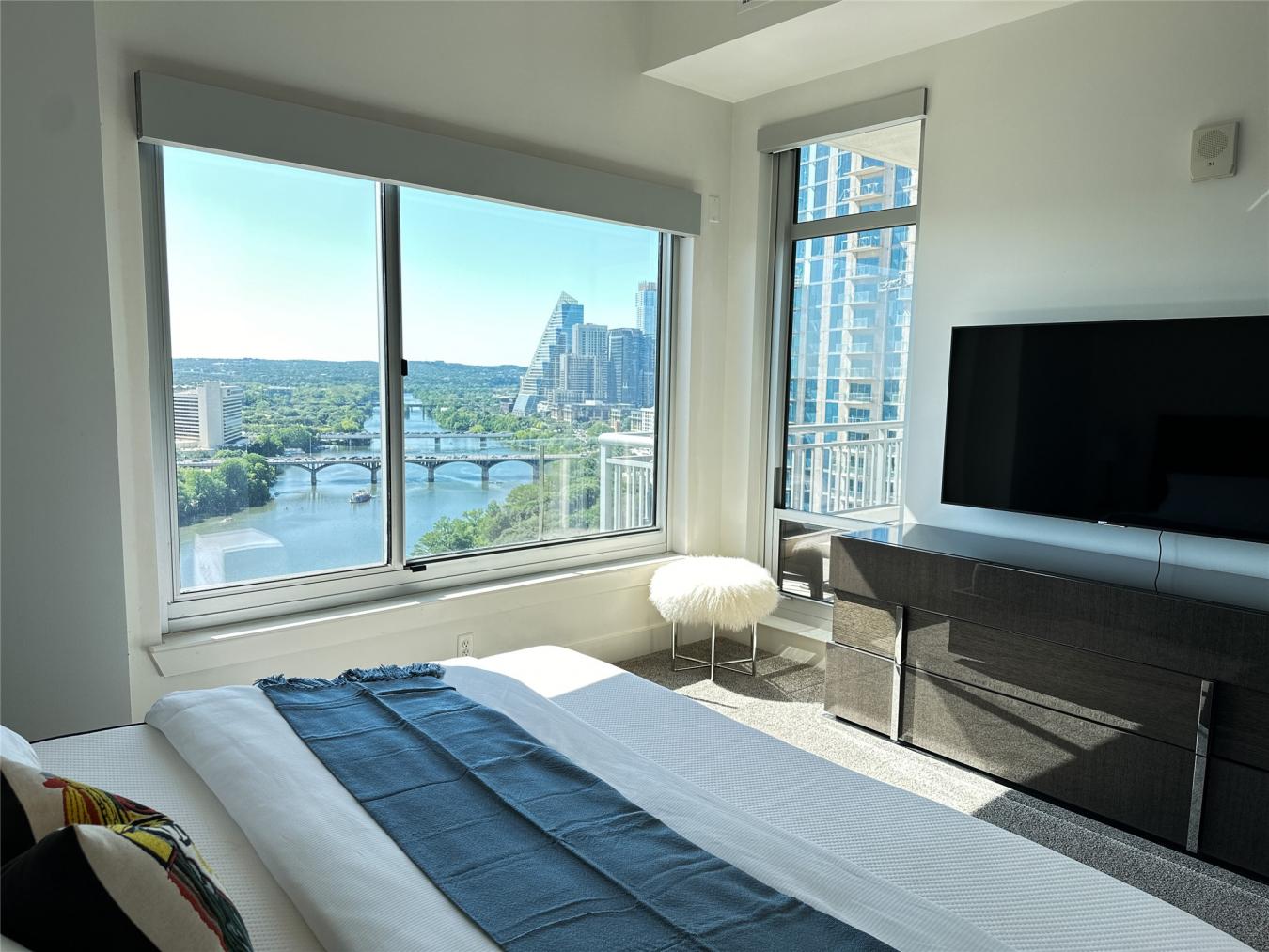 Austin, Travis, 78701, United States, 2 Bedrooms Bedrooms, ,2 BathroomsBathrooms,Residential,For Sale,2049899