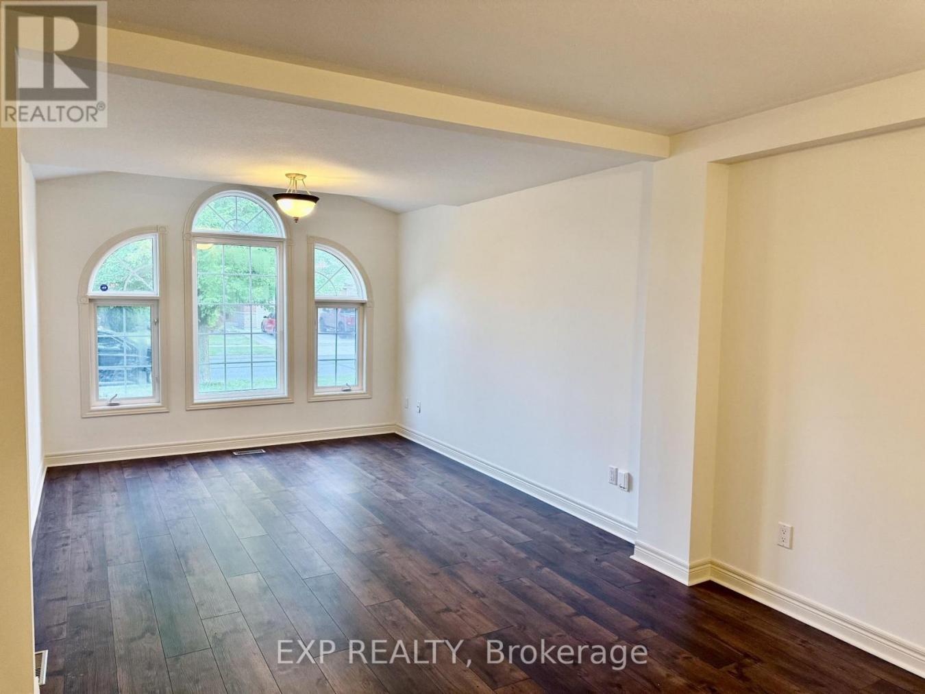 Niagara-on-the-Lake, Ontario, L0S1T0, Canada, 5 Bedrooms Bedrooms, ,3 BathroomsBathrooms,Residential,For Sale,2049898
