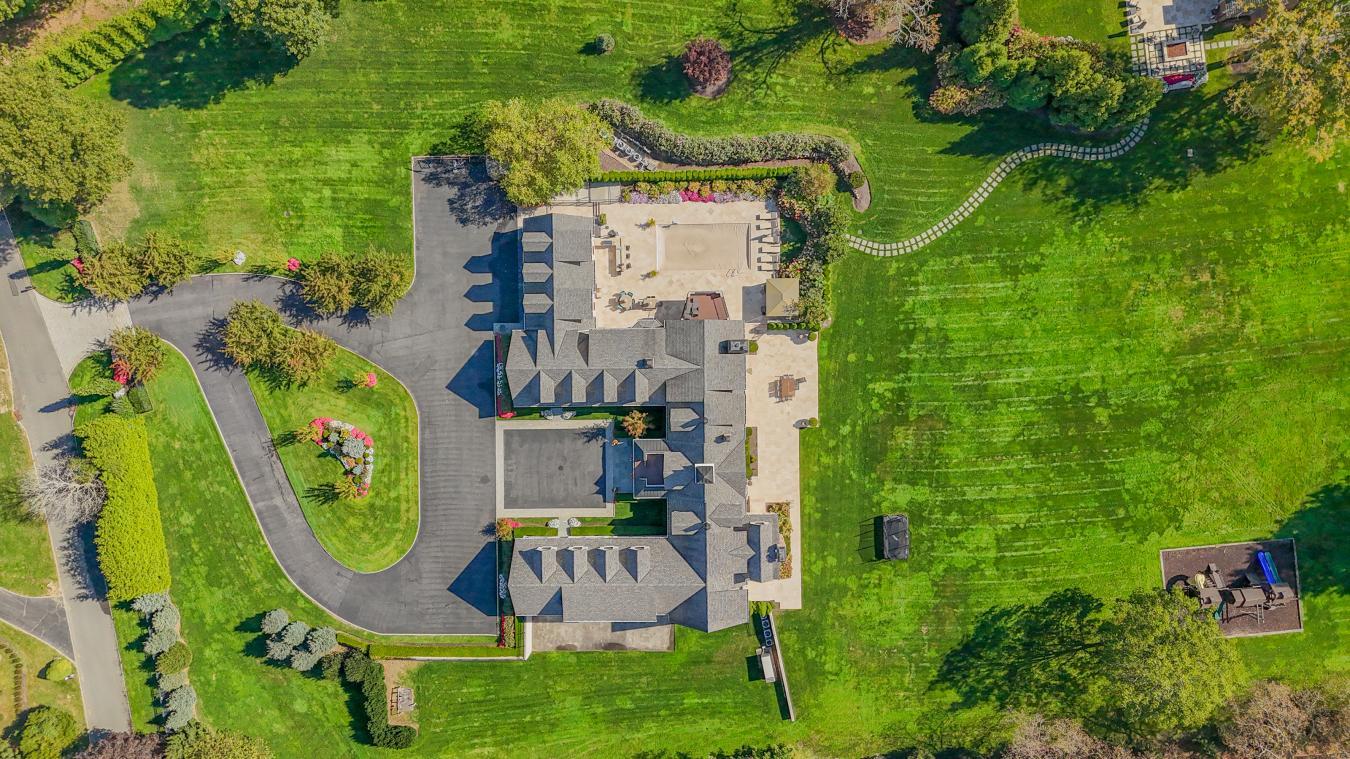 Oyster Bay, Nassau, 11771, United States, 6 Bedrooms Bedrooms, ,6 BathroomsBathrooms,Residential,For Sale,2049895