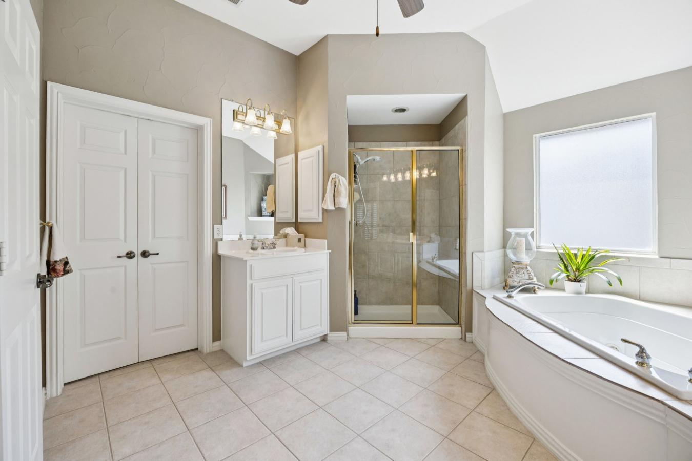 Rockwall, Rockwall, 75087, United States, ,Residential,For Sale,2049892