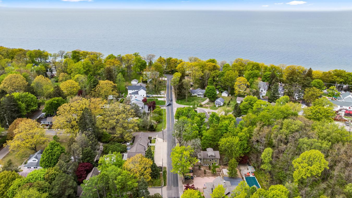 Douglas, Allegan, 49406, United States, 5 Bedrooms Bedrooms, ,4 BathroomsBathrooms,Residential,For Sale,2049891