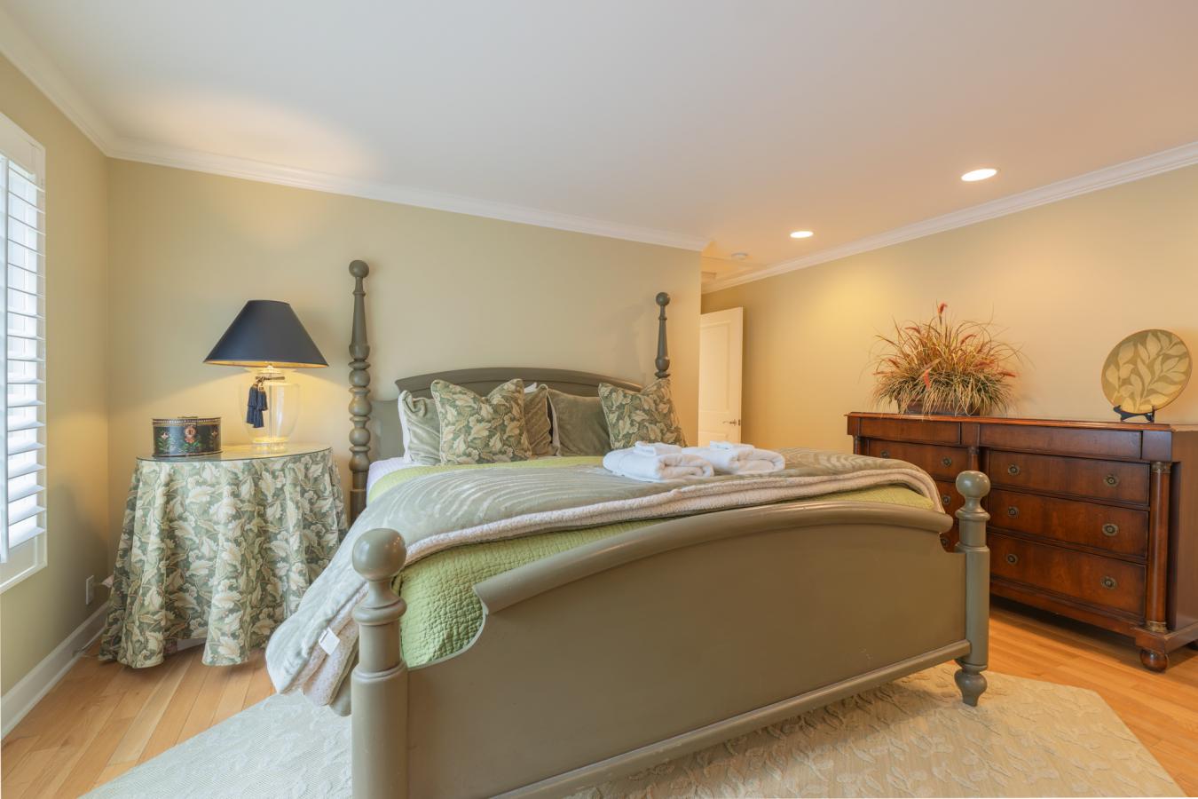 Douglas, Allegan, 49406, United States, 5 Bedrooms Bedrooms, ,4 BathroomsBathrooms,Residential,For Sale,2049891