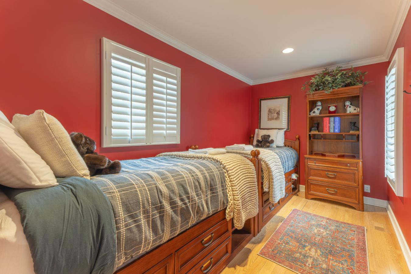 Douglas, Allegan, 49406, United States, 5 Bedrooms Bedrooms, ,4 BathroomsBathrooms,Residential,For Sale,2049891