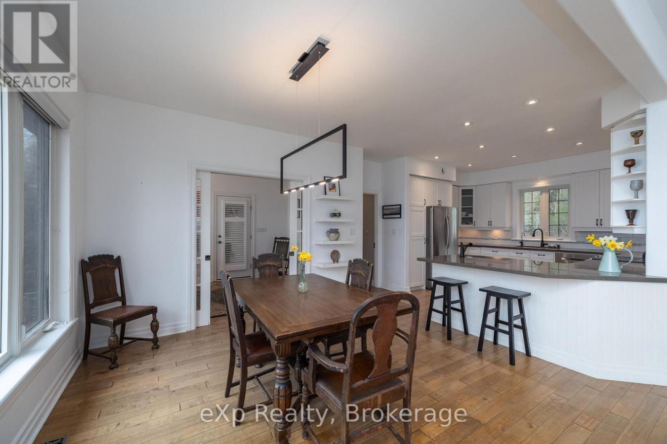 Georgian Bluffs, Grey, N0H1S0, Canada, 5 Bedrooms Bedrooms, ,3 BathroomsBathrooms,Residential,For Sale,2049890
