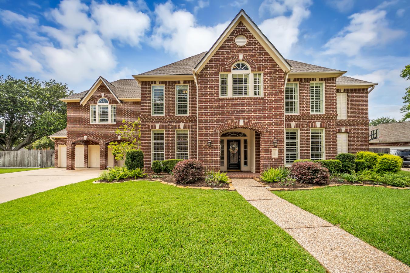Sugar Land, Texas, 77479, United States, 5 Bedrooms Bedrooms, ,3 BathroomsBathrooms,Residential,For Sale,2049887