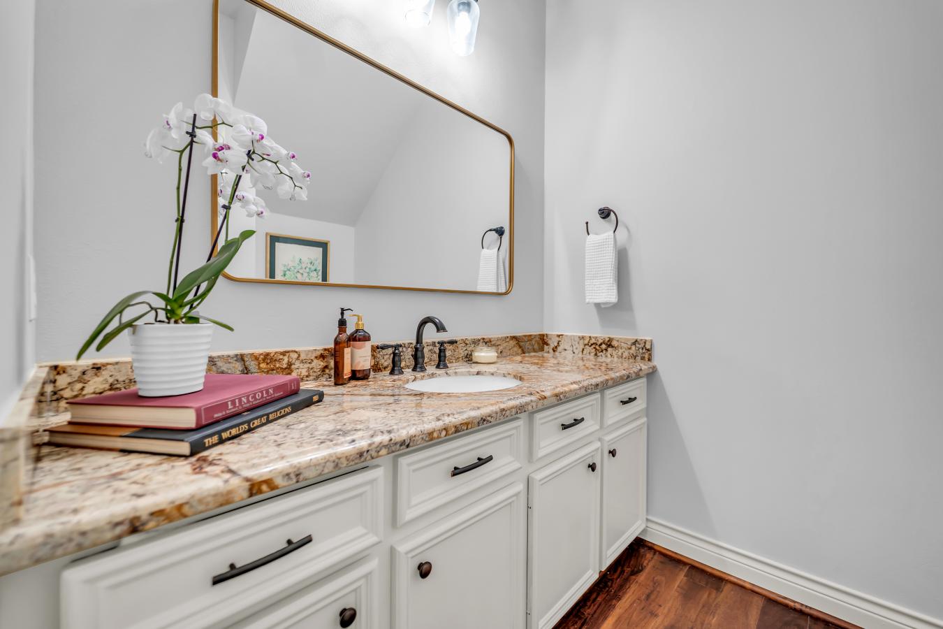 Sugar Land, Texas, 77479, United States, 5 Bedrooms Bedrooms, ,3 BathroomsBathrooms,Residential,For Sale,2049887