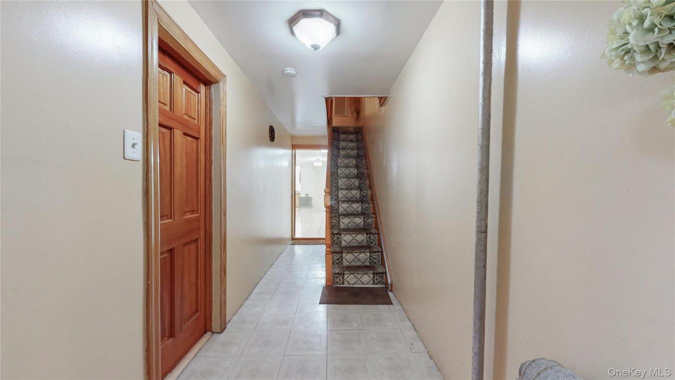 New York, Kings (Brooklyn), 11221, United States, 6 Bedrooms Bedrooms, ,3 BathroomsBathrooms,Residential,For Sale,2049884