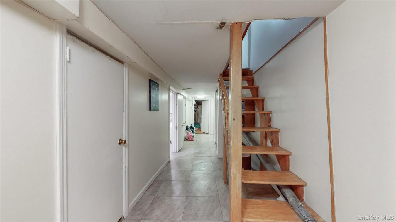 New York, Kings (Brooklyn), 11221, United States, 6 Bedrooms Bedrooms, ,3 BathroomsBathrooms,Residential,For Sale,2049884