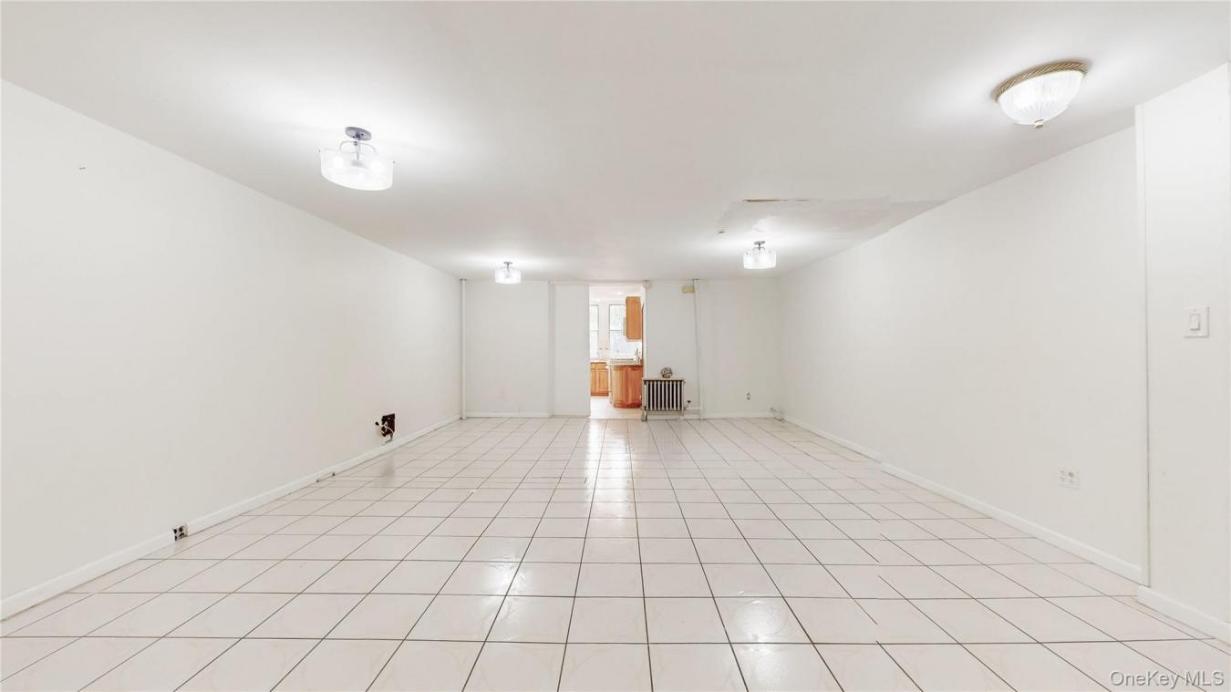 New York, Kings (Brooklyn), 11221, United States, 6 Bedrooms Bedrooms, ,3 BathroomsBathrooms,Residential,For Sale,2049884