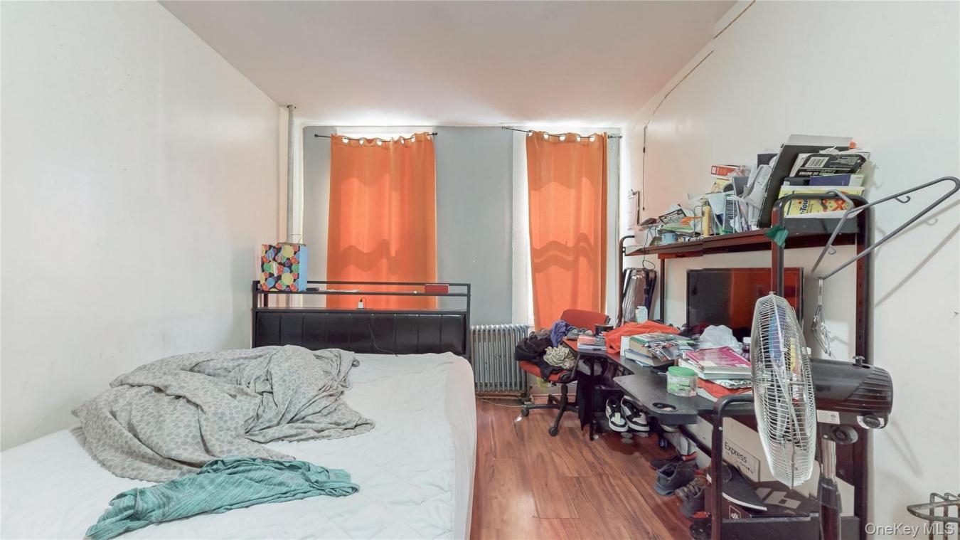New York, Kings (Brooklyn), 11221, United States, 6 Bedrooms Bedrooms, ,3 BathroomsBathrooms,Residential,For Sale,2049884