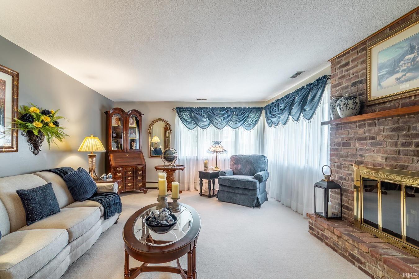 Claypool, Kosciusko, 46510, United States, 3 Bedrooms Bedrooms, ,2 BathroomsBathrooms,Residential,For Sale,2049882