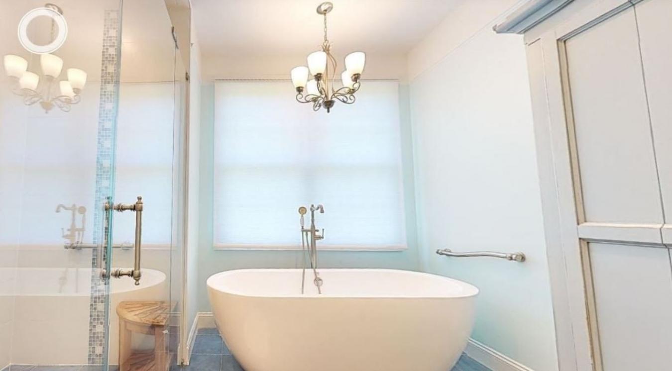 Locust Valley, New York, 11560, United States, 5 Bedrooms Bedrooms, ,4 BathroomsBathrooms,Residential,For Sale,2049877
