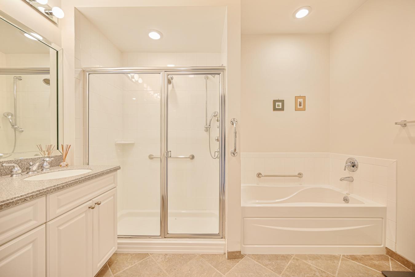 Port Washington, New York, 11050, United States, 4 Bedrooms Bedrooms, ,3 BathroomsBathrooms,Residential,For Sale,2049875