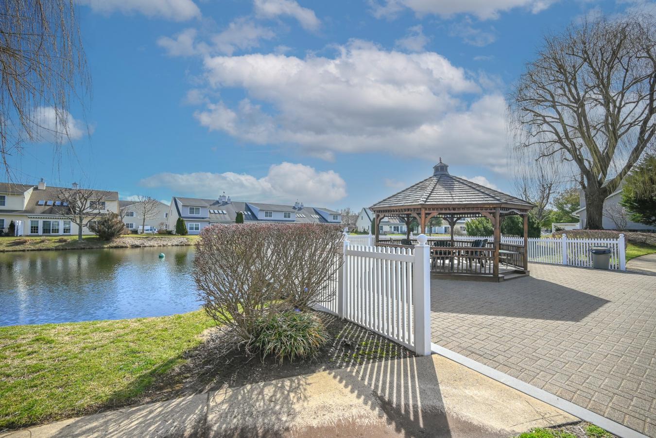 Port Washington, New York, 11050, United States, 4 Bedrooms Bedrooms, ,3 BathroomsBathrooms,Residential,For Sale,2049875