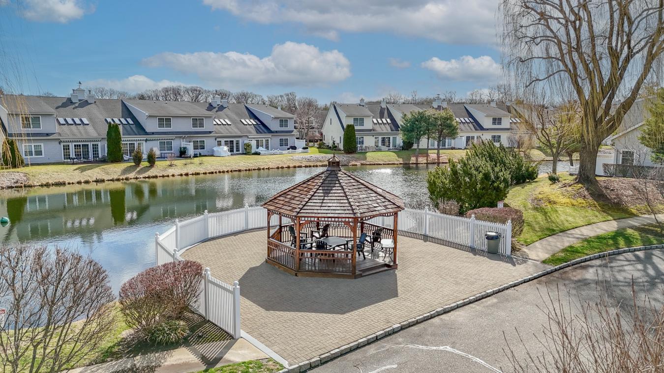 Port Washington, New York, 11050, United States, 4 Bedrooms Bedrooms, ,3 BathroomsBathrooms,Residential,For Sale,2049875