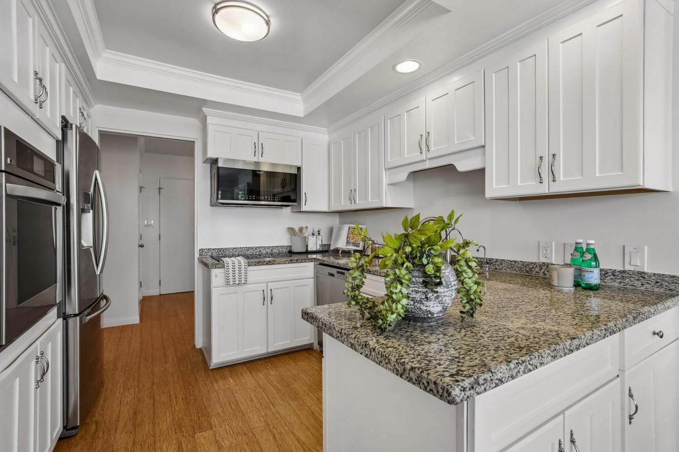 Redondo Beach, Los Angeles, 90277, United States, 2 Bedrooms Bedrooms, ,2 BathroomsBathrooms,Residential,For Sale,2049872