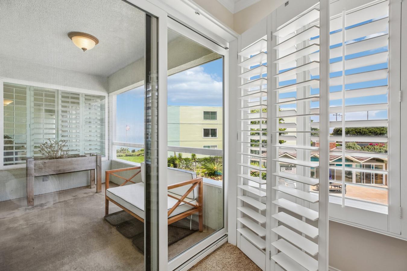Redondo Beach, Los Angeles, 90277, United States, 2 Bedrooms Bedrooms, ,2 BathroomsBathrooms,Residential,For Sale,2049872