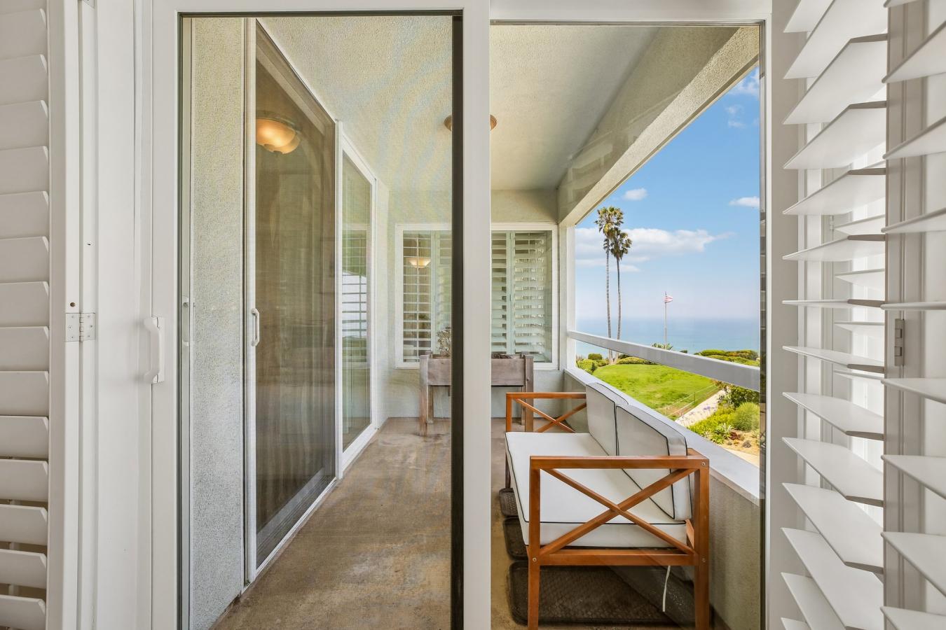 Redondo Beach, Los Angeles, 90277, United States, 2 Bedrooms Bedrooms, ,2 BathroomsBathrooms,Residential,For Sale,2049872