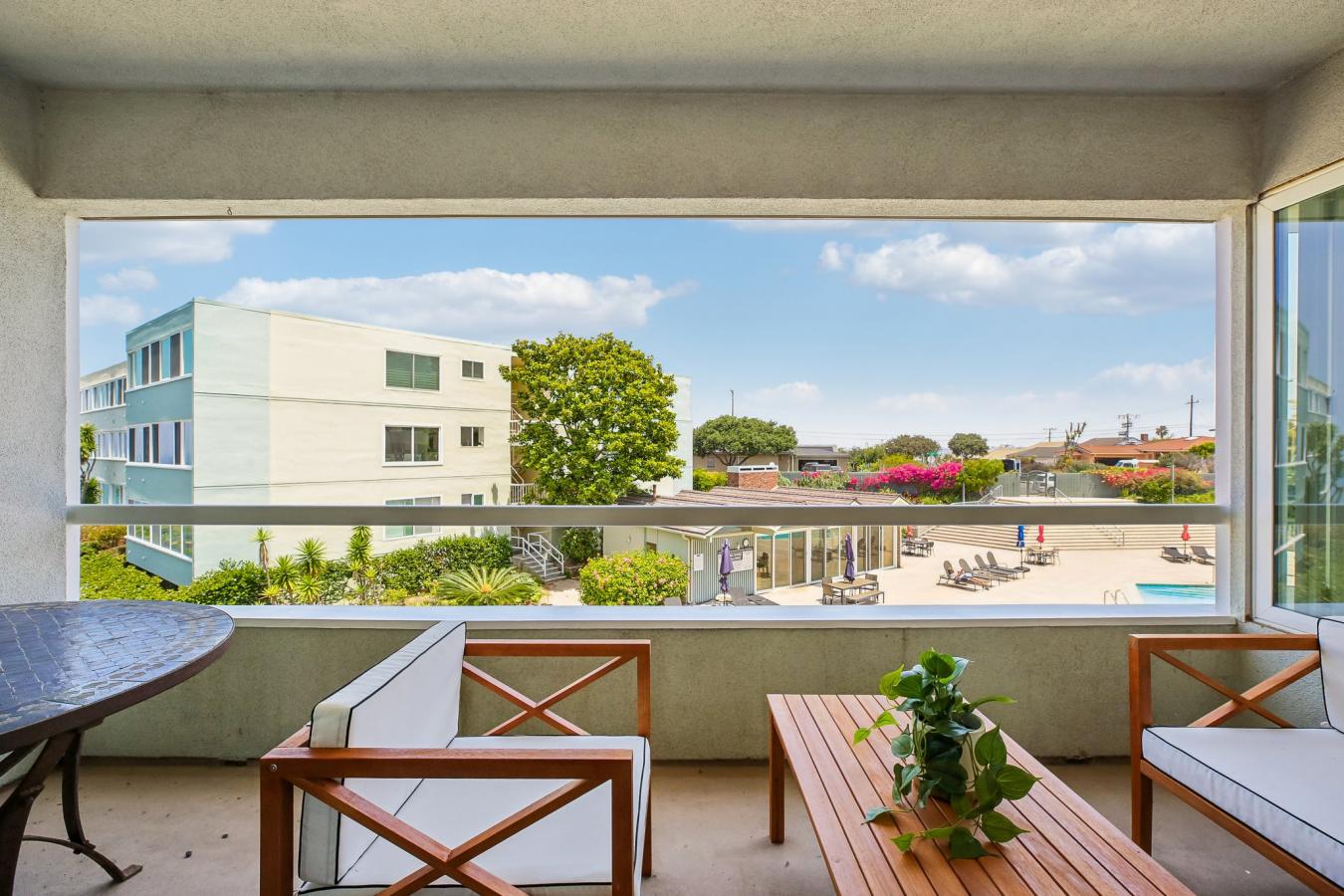 Redondo Beach, Los Angeles, 90277, United States, 2 Bedrooms Bedrooms, ,2 BathroomsBathrooms,Residential,For Sale,2049872