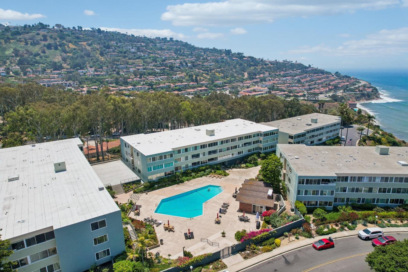 Redondo Beach, Los Angeles, 90277, United States, 2 Bedrooms Bedrooms, ,2 BathroomsBathrooms,Residential,For Sale,2049872
