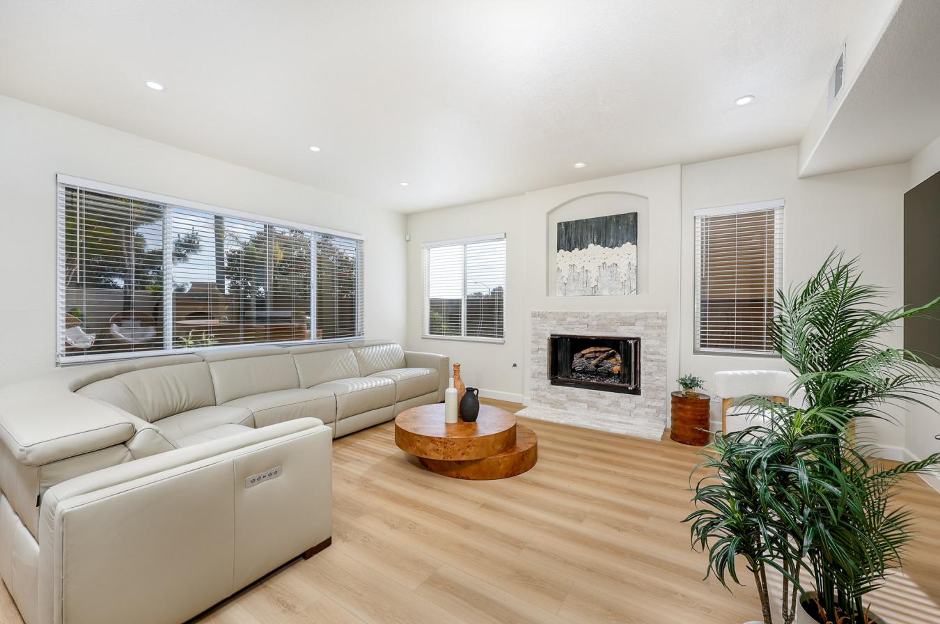 Carlsbad, San Diego, 92011, United States, 5 Bedrooms Bedrooms, ,3 BathroomsBathrooms,Residential,For Sale,2049871