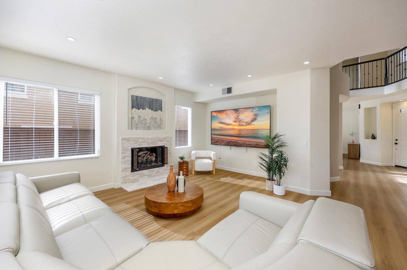 Carlsbad, San Diego, 92011, United States, 5 Bedrooms Bedrooms, ,3 BathroomsBathrooms,Residential,For Sale,2049871