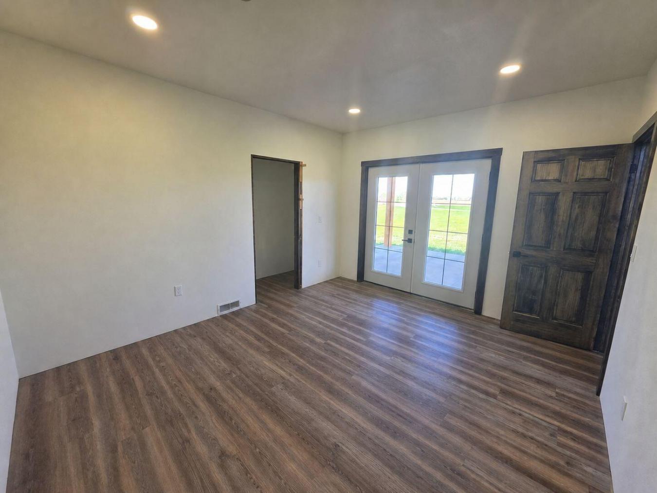 Aberdeen, Brown, 57401, United States, 5 Bedrooms Bedrooms, ,2 BathroomsBathrooms,Residential,For Sale,2049870