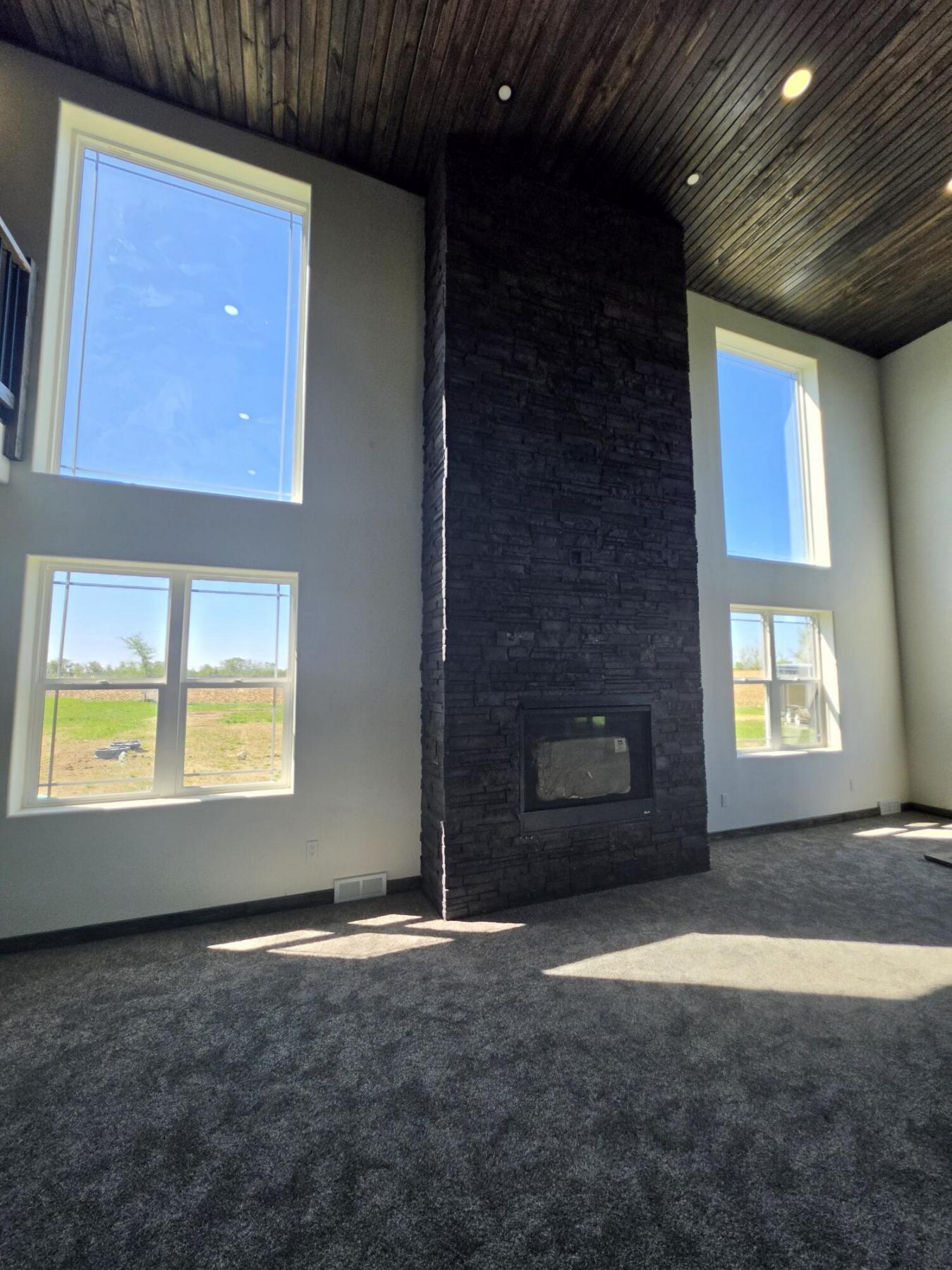 Aberdeen, Brown, 57401, United States, 5 Bedrooms Bedrooms, ,2 BathroomsBathrooms,Residential,For Sale,2049870