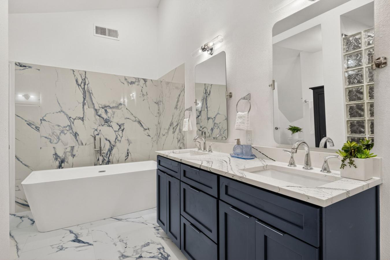 Austin, Travis, 78734, United States, 4 Bedrooms Bedrooms, ,2 BathroomsBathrooms,Residential,For Sale,2049867