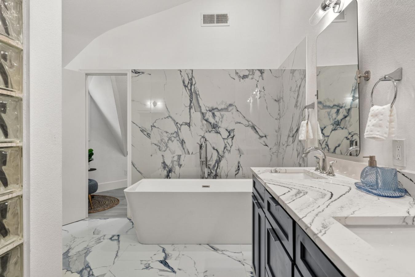 Austin, Travis, 78734, United States, 4 Bedrooms Bedrooms, ,2 BathroomsBathrooms,Residential,For Sale,2049867