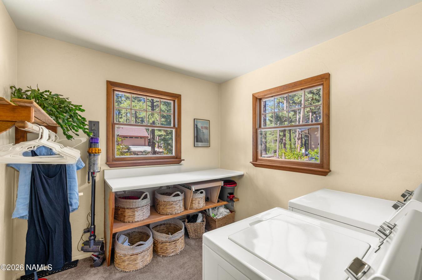 Flagstaff, Coconino, 86005, United States, 4 Bedrooms Bedrooms, ,2 BathroomsBathrooms,Residential,For Sale,2049866