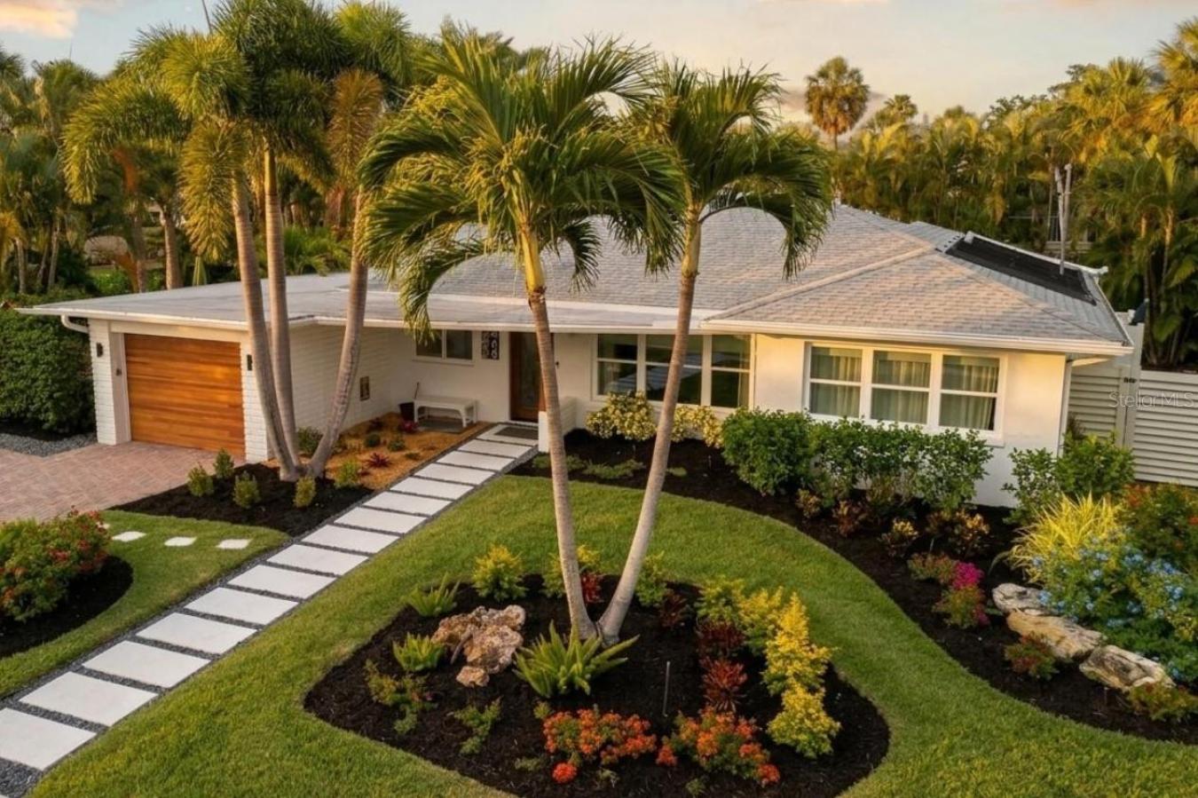 Sarasota, Sarasota, 34236, United States, 2 Bedrooms Bedrooms, ,2 BathroomsBathrooms,Residential,For Sale,2049865