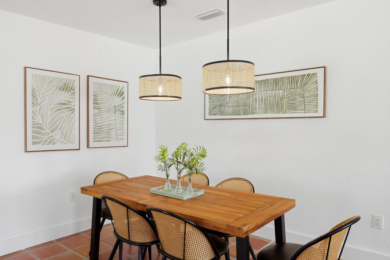 Sarasota, Sarasota, 34236, United States, 2 Bedrooms Bedrooms, ,2 BathroomsBathrooms,Residential,For Sale,2049865
