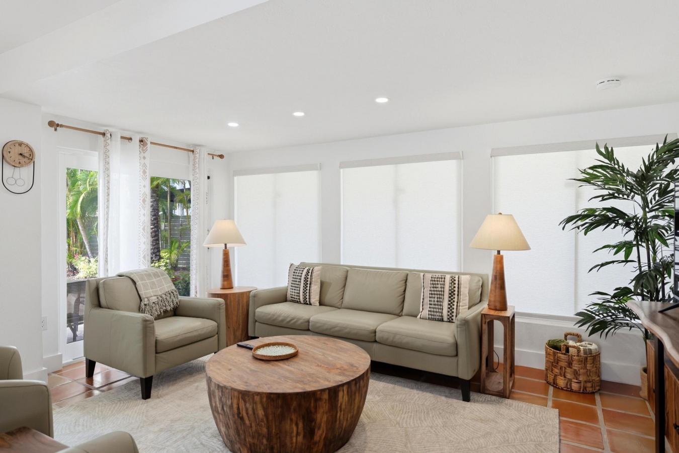 Sarasota, Sarasota, 34236, United States, 2 Bedrooms Bedrooms, ,2 BathroomsBathrooms,Residential,For Sale,2049865