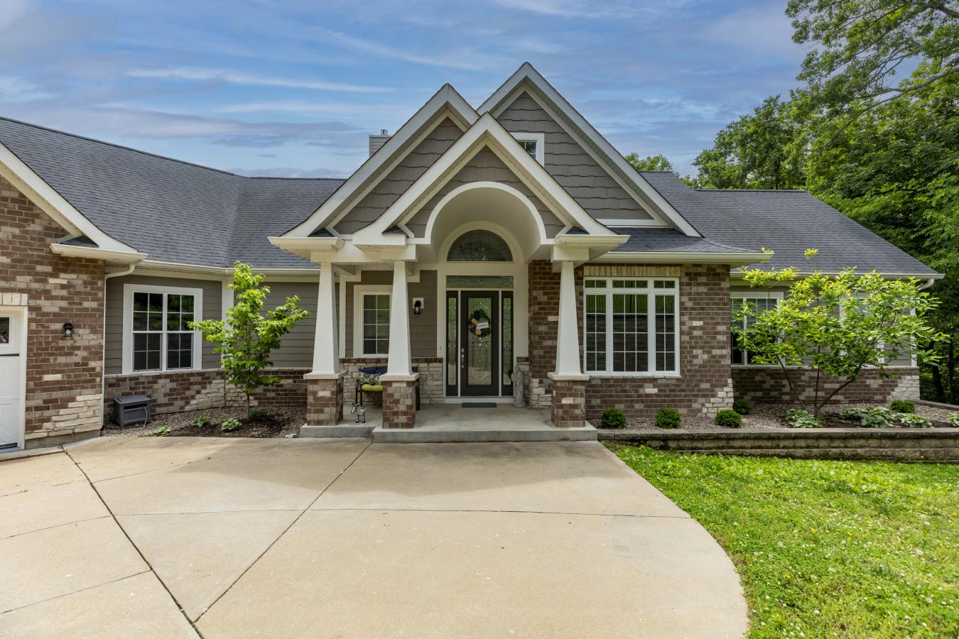 Ballwin, Missouri, 63021, United States, 5 Bedrooms Bedrooms, ,3 BathroomsBathrooms,Residential,For Sale,2049864