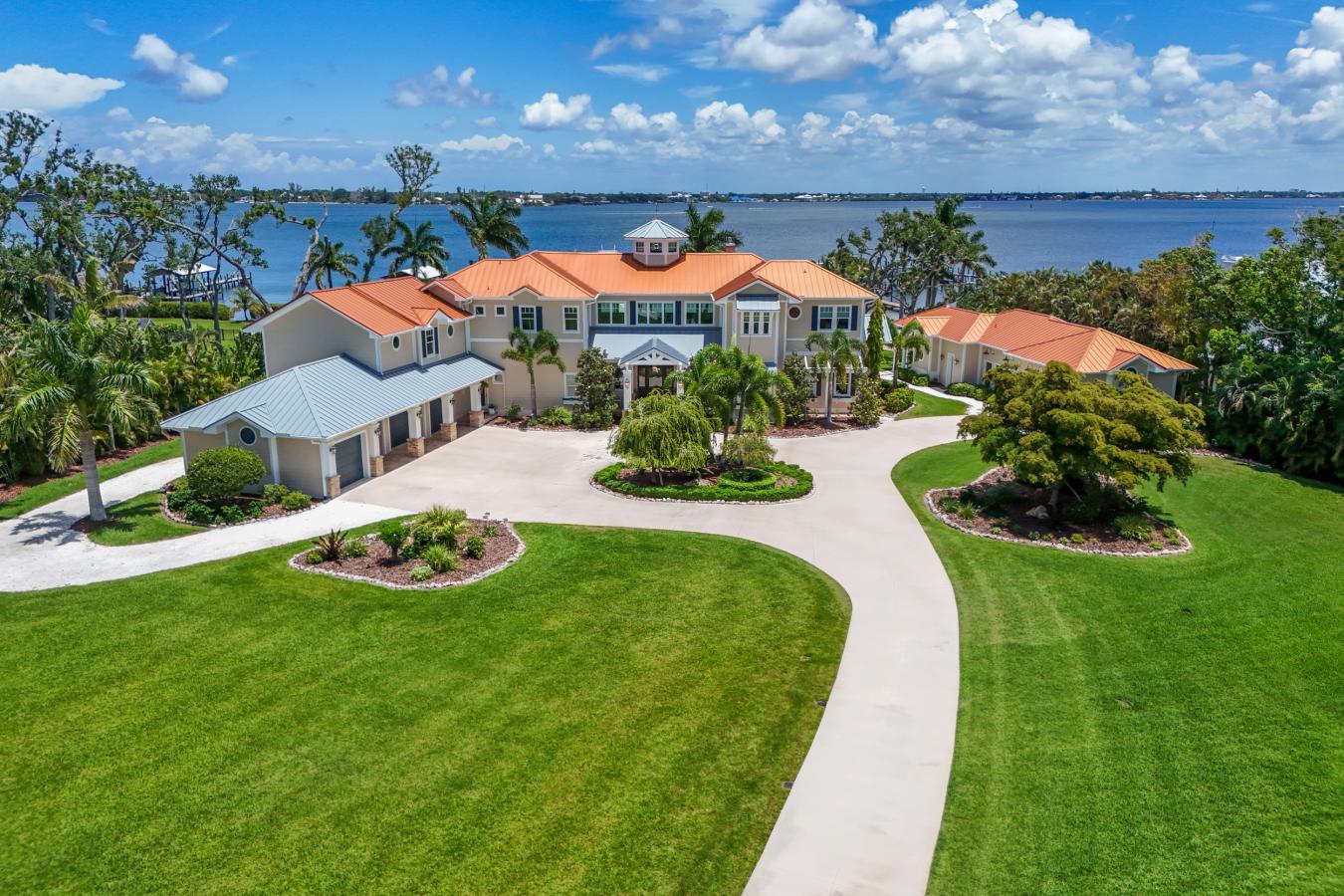 Bradenton, Manatee, 34209, United States, 6 Bedrooms Bedrooms, ,6 BathroomsBathrooms,Residential,For Sale,2049862