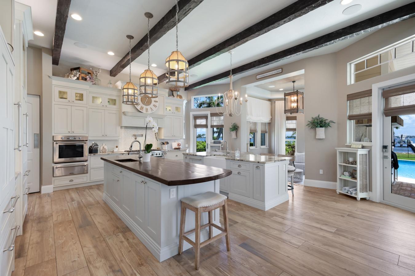 Bradenton, Manatee, 34209, United States, 6 Bedrooms Bedrooms, ,6 BathroomsBathrooms,Residential,For Sale,2049862