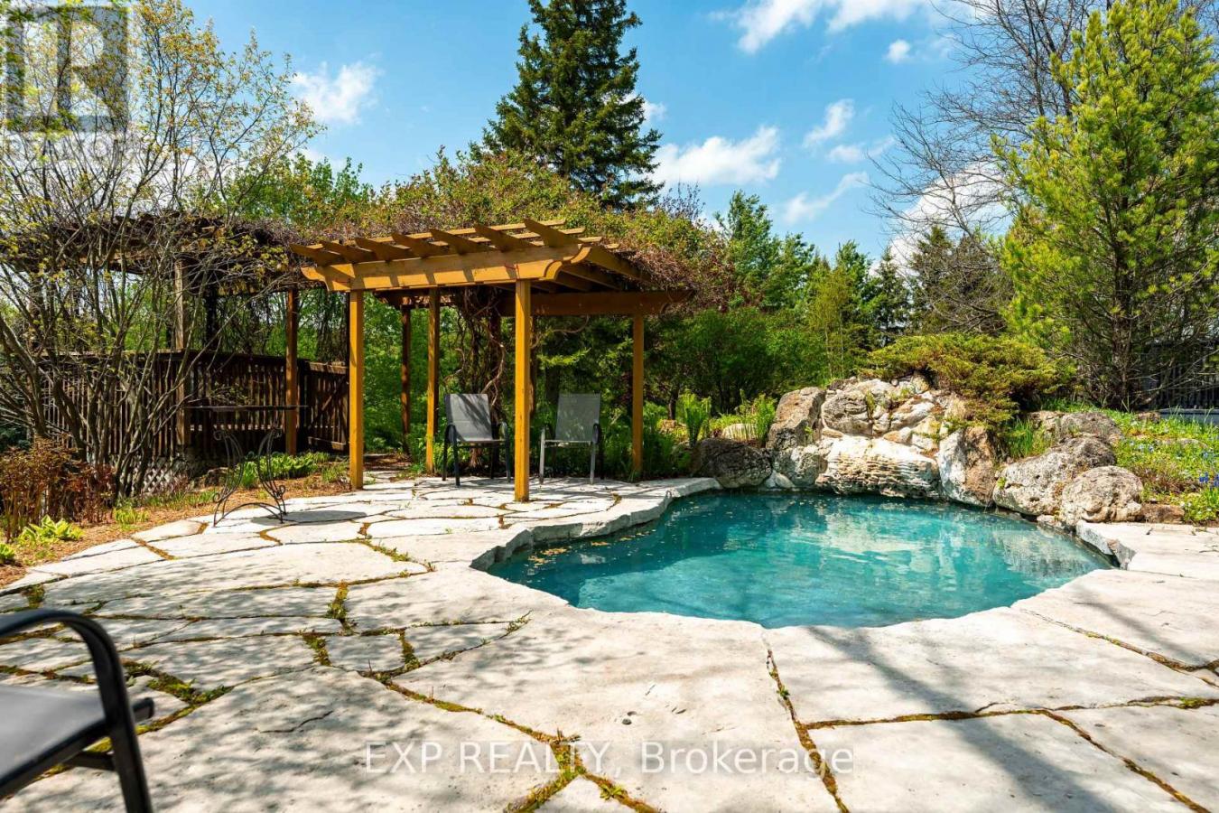 Mono, ON, L9W5W4, Canada, 4 Bedrooms Bedrooms, ,2 BathroomsBathrooms,Residential,For Sale,2049860