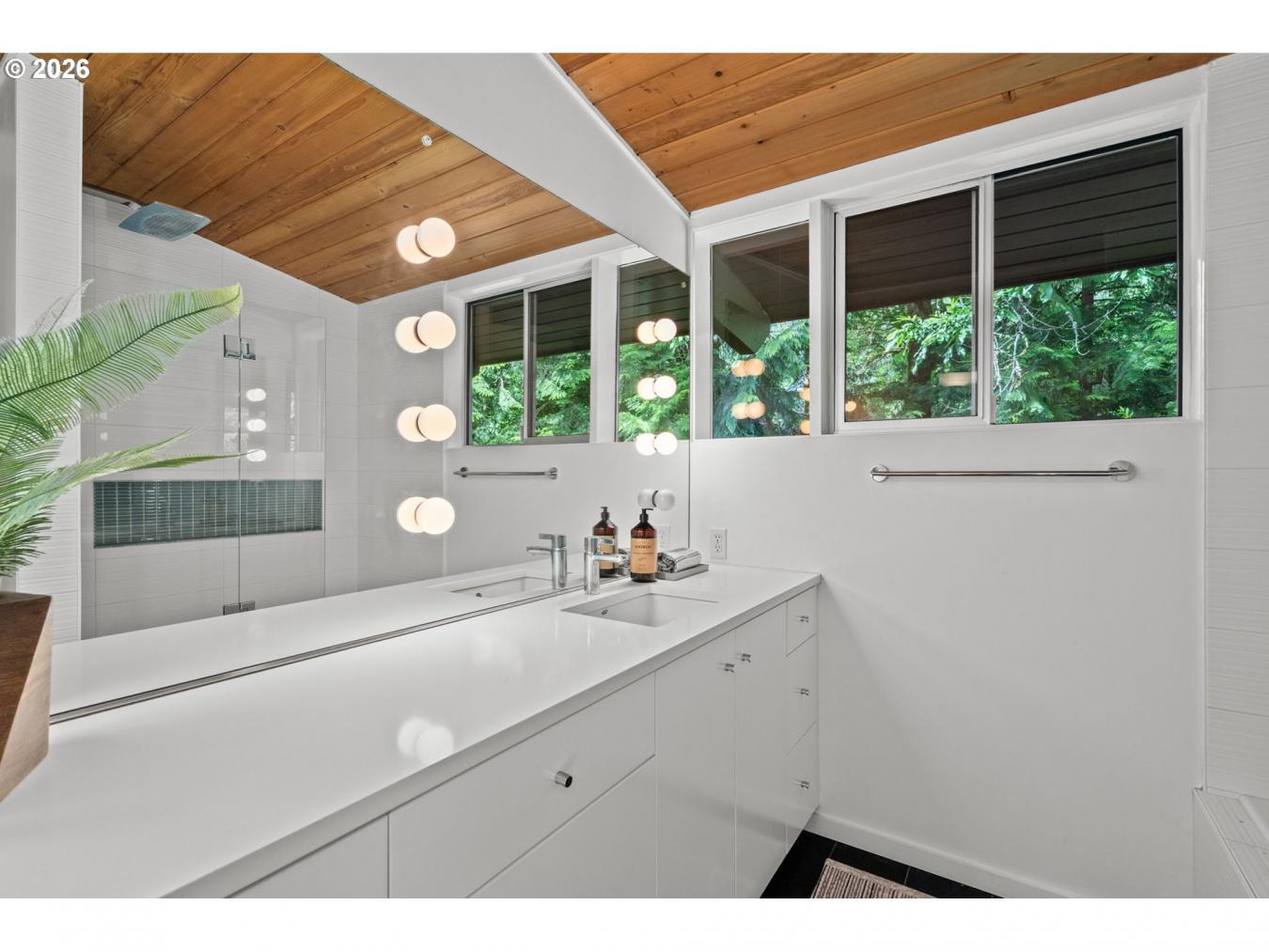Portland, Multnomah, 97221, United States, ,Residential,For Sale,2049855