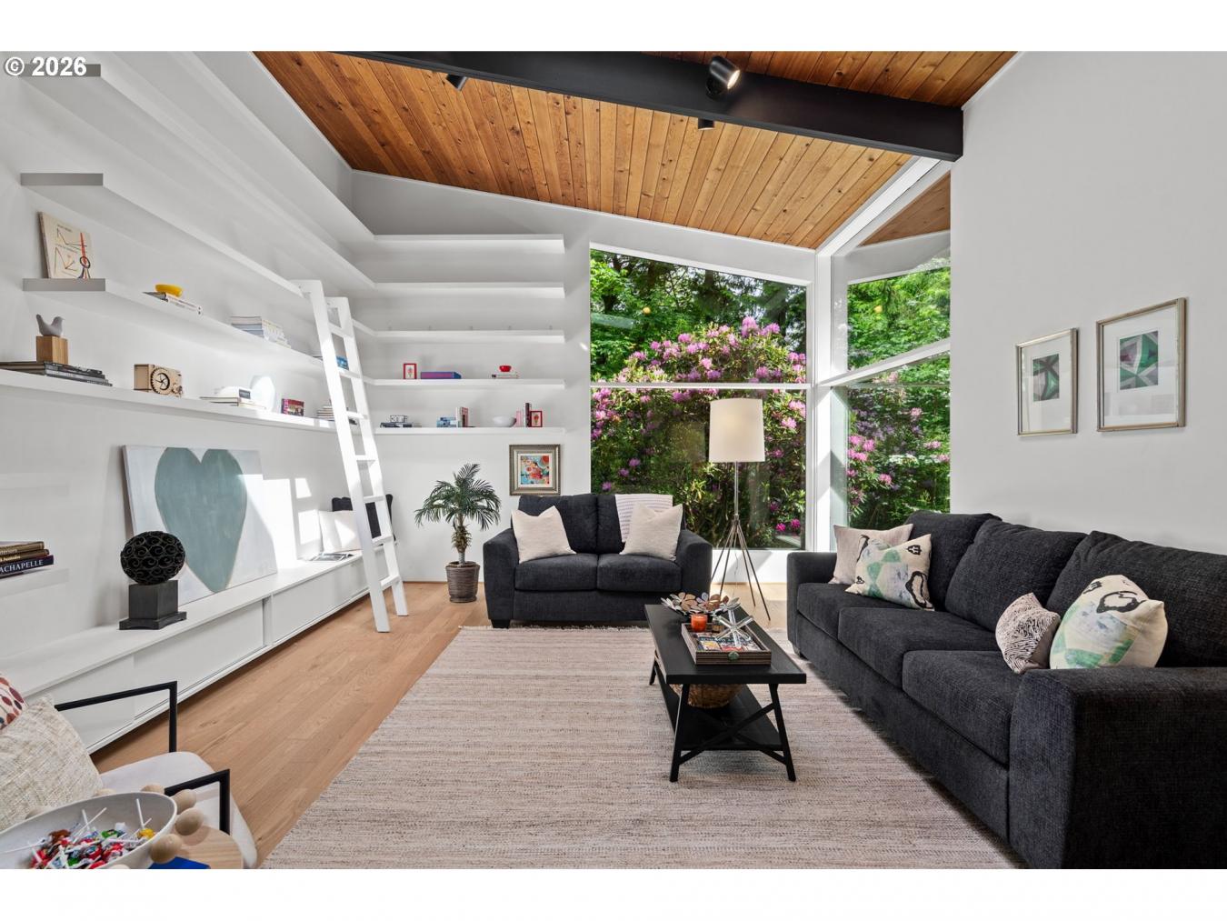 Portland, Multnomah, 97221, United States, ,Residential,For Sale,2049855