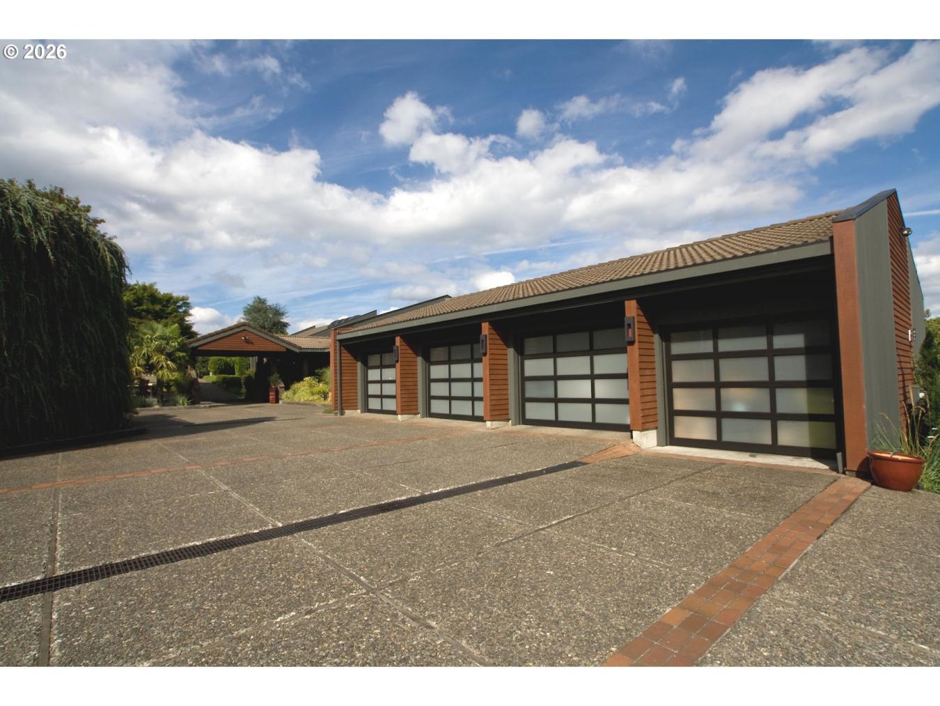 Lake Oswego, Clackamas, 97034, United States, 4 Bedrooms Bedrooms, ,4 BathroomsBathrooms,Residential,For Sale,2049854