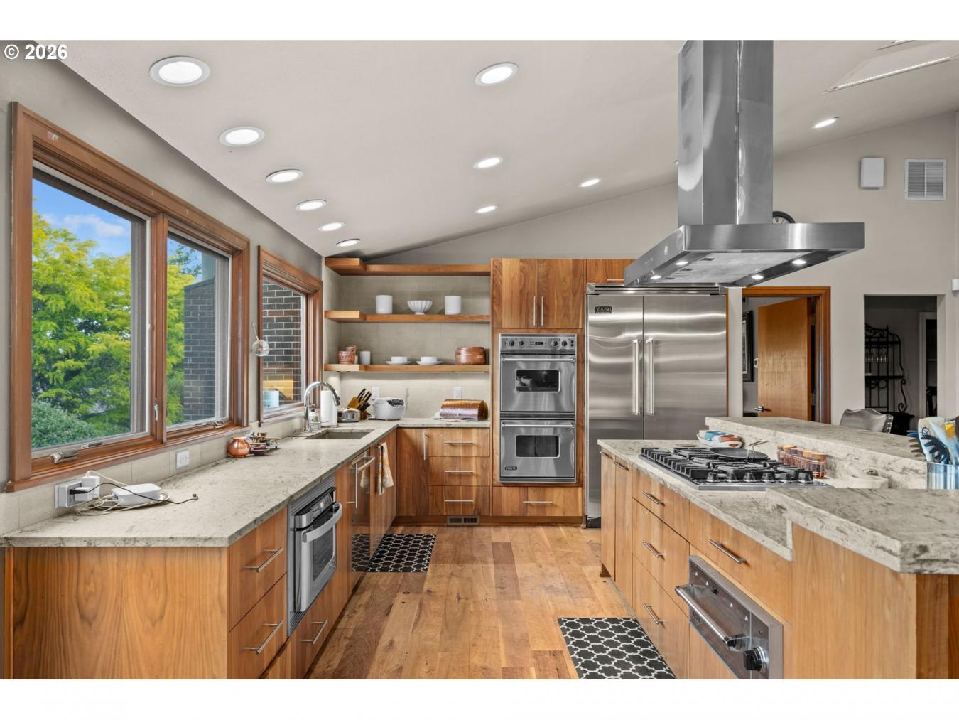 Lake Oswego, Clackamas, 97034, United States, 4 Bedrooms Bedrooms, ,4 BathroomsBathrooms,Residential,For Sale,2049854