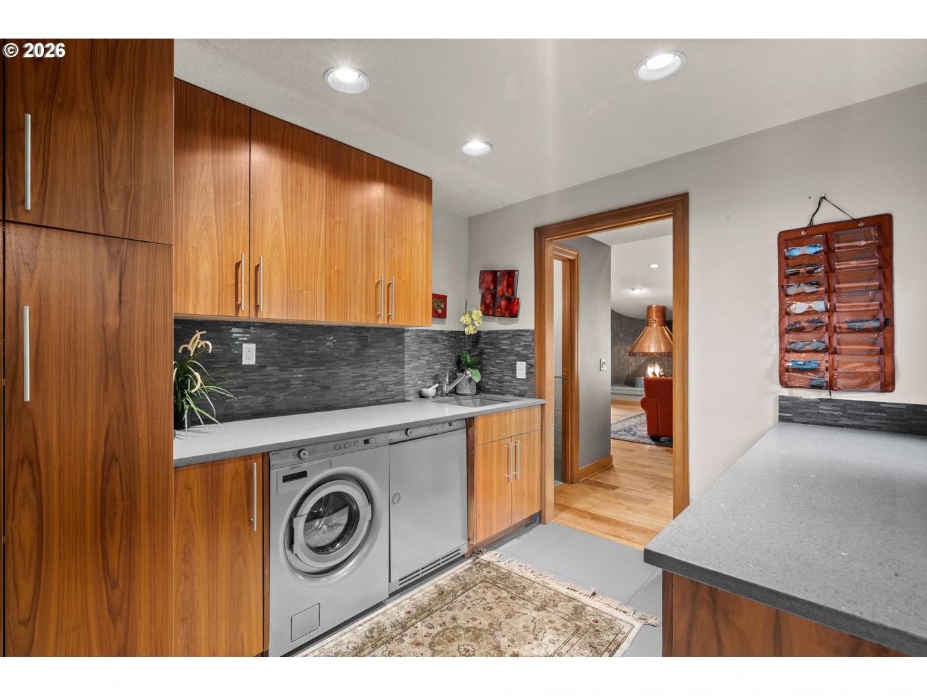 Lake Oswego, Clackamas, 97034, United States, 4 Bedrooms Bedrooms, ,4 BathroomsBathrooms,Residential,For Sale,2049854