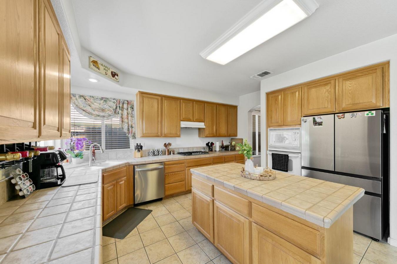 Sacramento, Sacramento, 95829, United States, ,Residential,For Sale,2049848